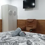 Atico Con Terraza Cerca De La Mezquita-catedral Apartment *
